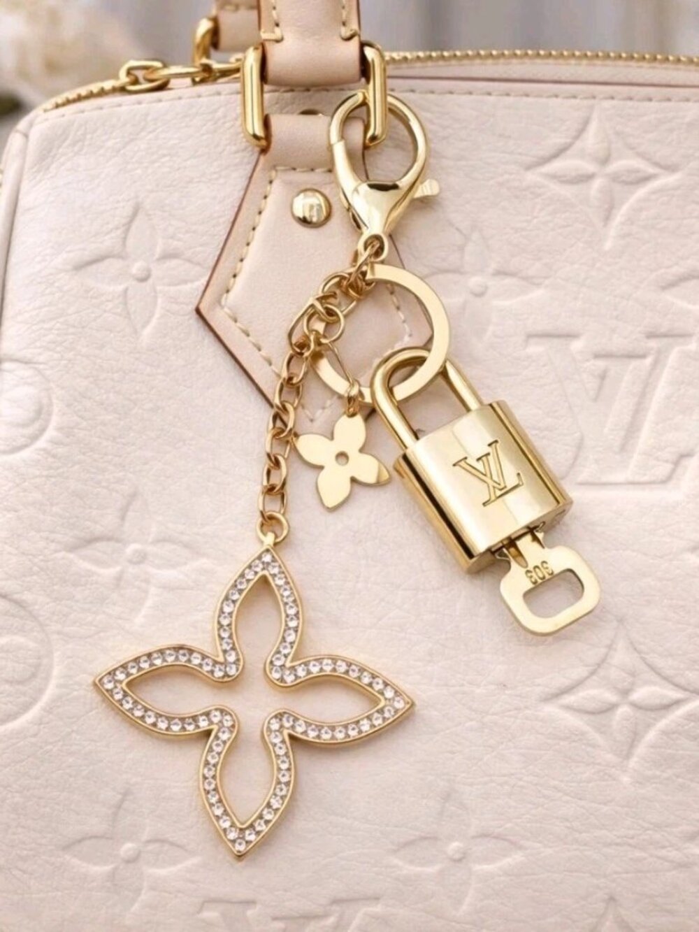 Authentic Louis Vuitton Padlock Gold 🔒 Key Set + Unbranded Keychain Charm